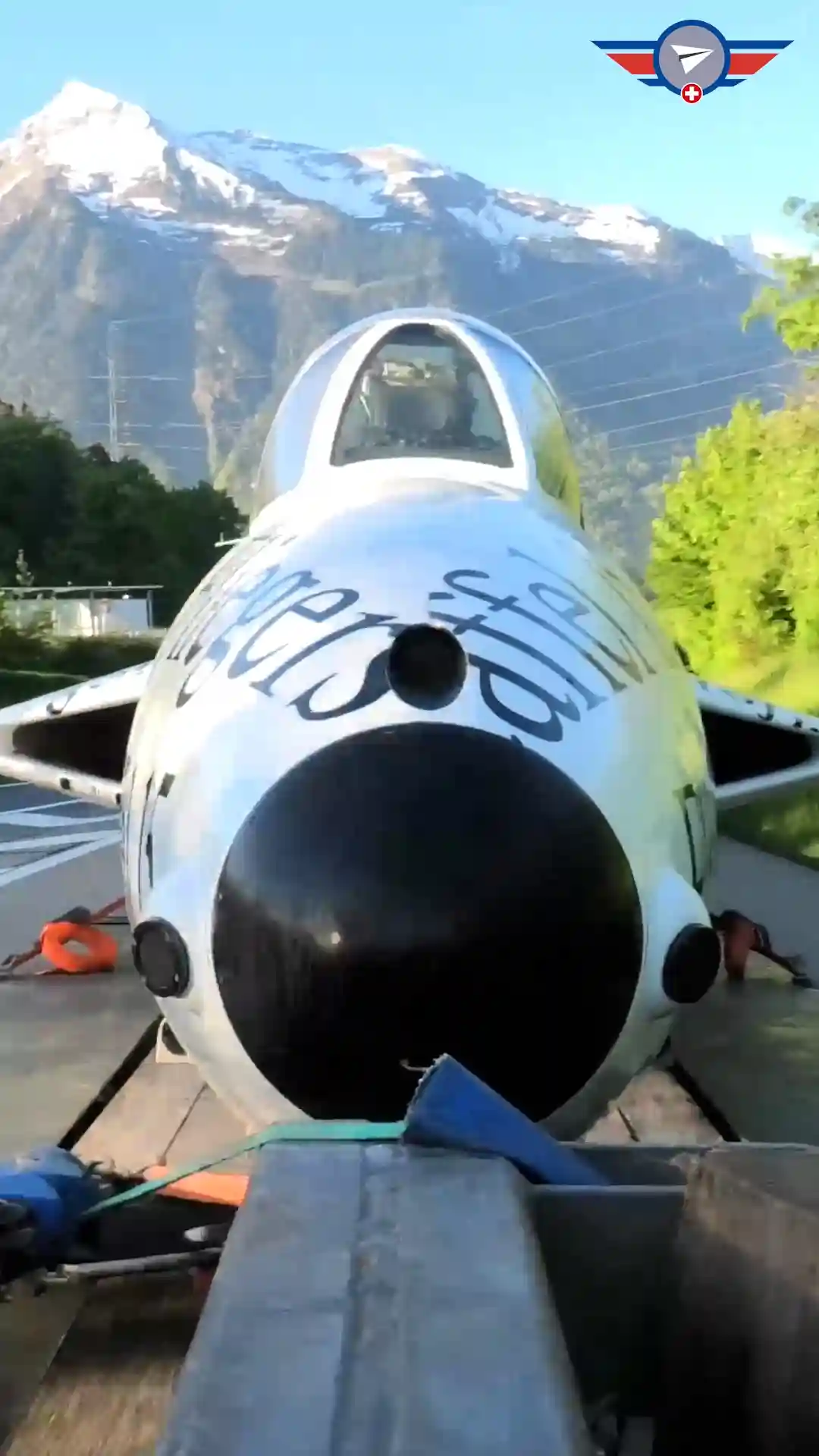 International Air Force Cinema – Hunter Papyrus – Transport ins Simmental